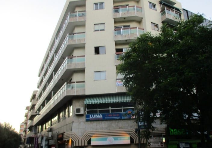 Fachada Edificio Apartamentos Castillo alquiler larga temporada centro Santa Cruz